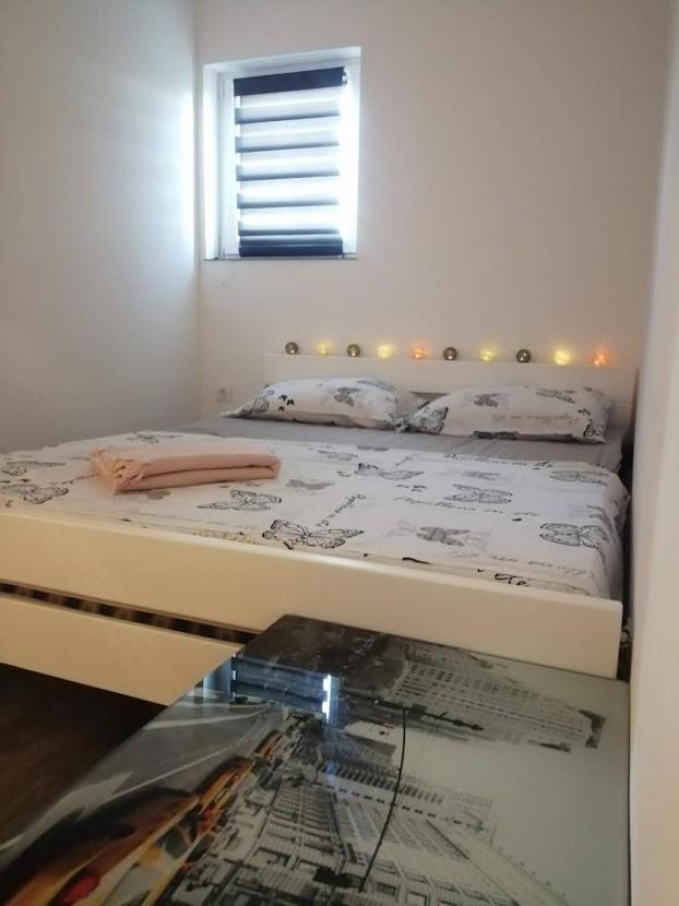 Appartamento Cozy Corners Nin Esterno foto