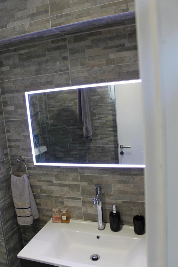 Appartamento Cozy Corners Nin Esterno foto