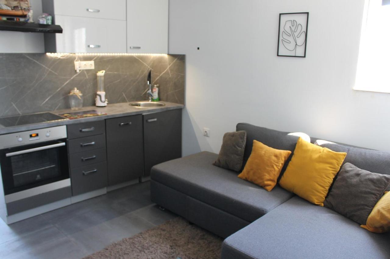 Appartamento Cozy Corners Nin Esterno foto