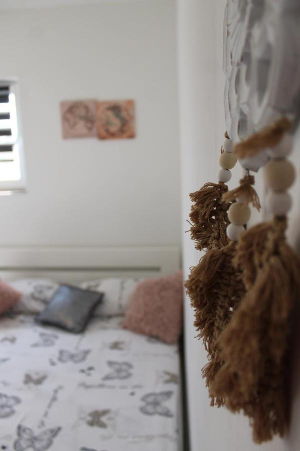 Appartamento Cozy Corners Nin Esterno foto